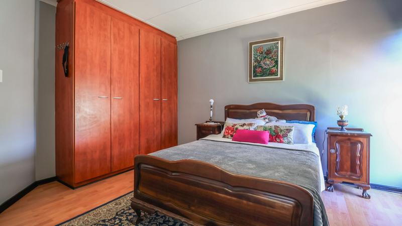 5 Bedroom Property for Sale in Dana Bay Western Cape